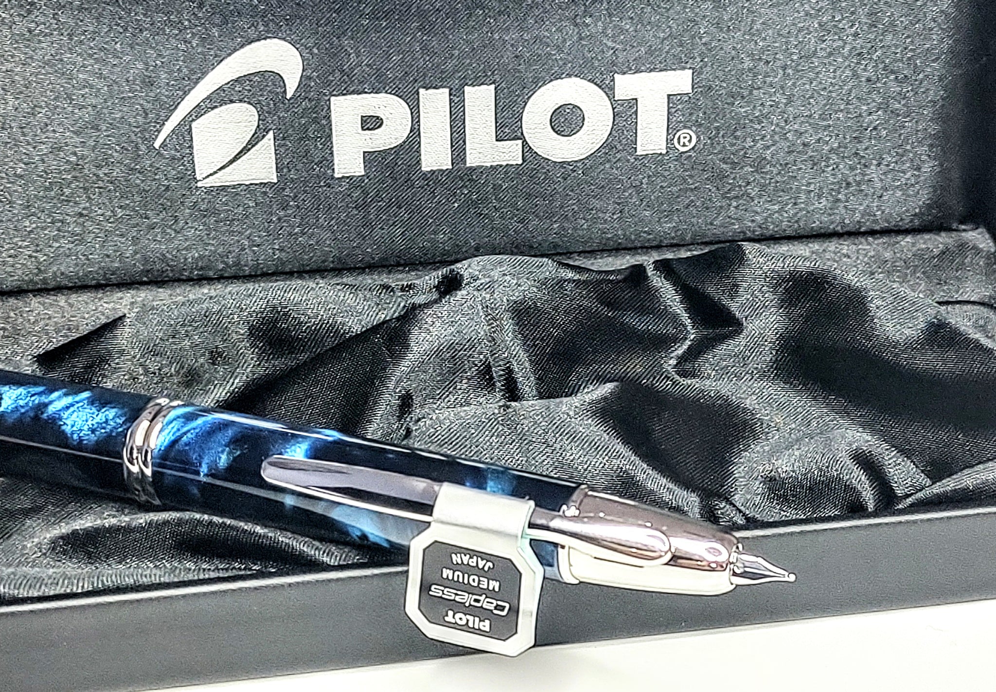 PILOT Vanishing Point Capless SE Fountain Pen - Marble Green